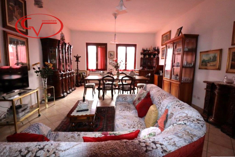 Immagine 7 di Villa in vendita  in levanella a Montevarchi