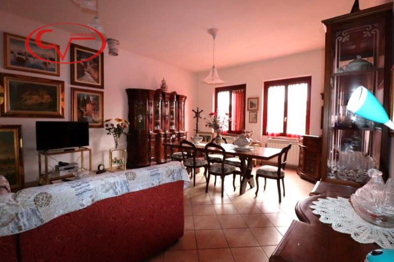 Immagine 8 di Villa in vendita  in levanella a Montevarchi