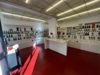 Immagine 12 di Negozio in vendita  in via antonio serra a Roma