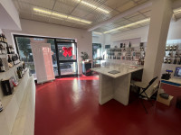 Immagine 14 di Negozio in vendita  in via antonio serra a Roma