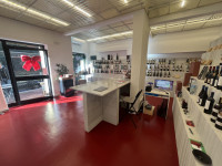 Immagine 15 di Negozio in vendita  in via antonio serra a Roma