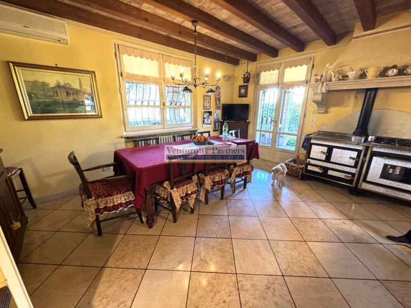 Immagine 6 di Villa in vendita  in Via Tommaso Dal Molin a Desenzano Del Garda