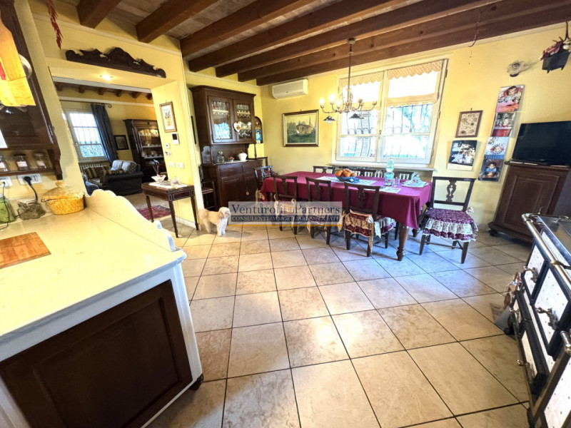 Immagine 7 di Villa in vendita  in Via Tommaso Dal Molin a Desenzano Del Garda