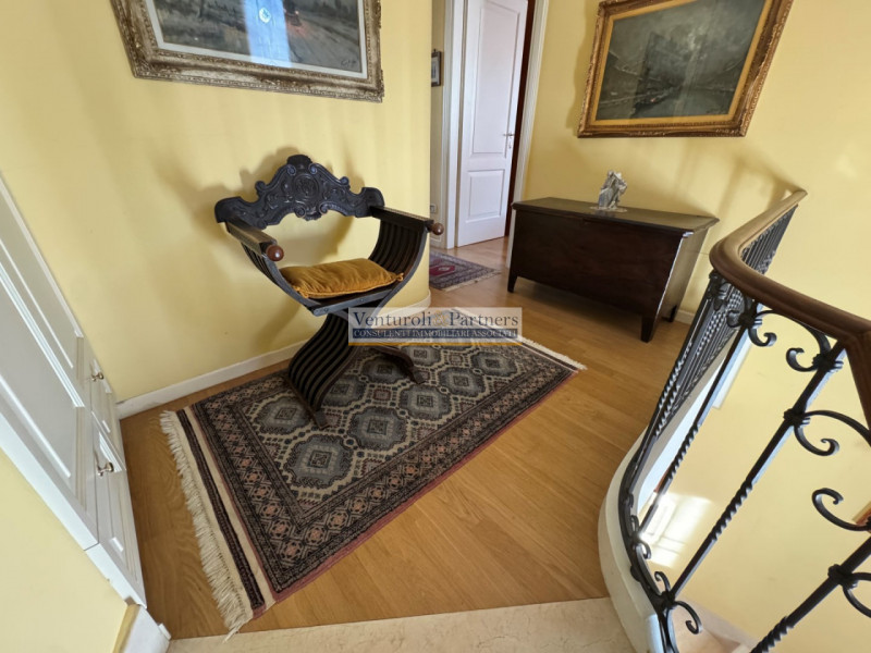 Immagine 9 di Villa in vendita  in Via Tommaso Dal Molin a Desenzano Del Garda