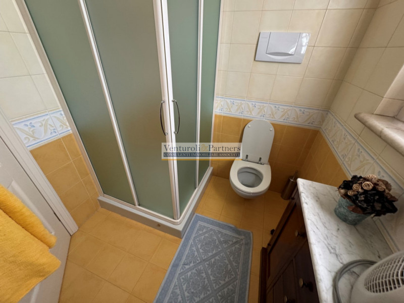 Immagine 14 di Villa in vendita  in Via Tommaso Dal Molin a Desenzano Del Garda