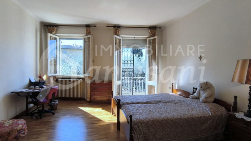 Immagine 23 di Villa in vendita  in Via dei Cappuccini a Firenze