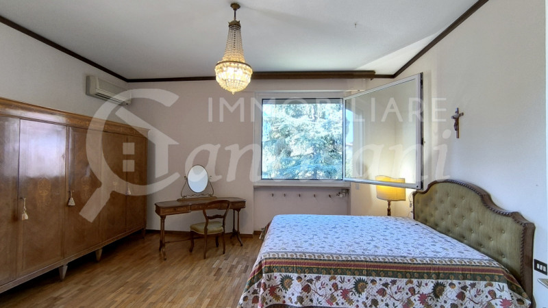 Immagine 24 di Villa in vendita  in Via dei Cappuccini a Firenze