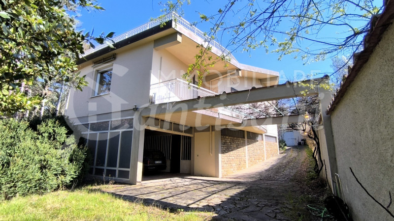 Immagine 41 di Villa in vendita  in Via dei Cappuccini a Firenze