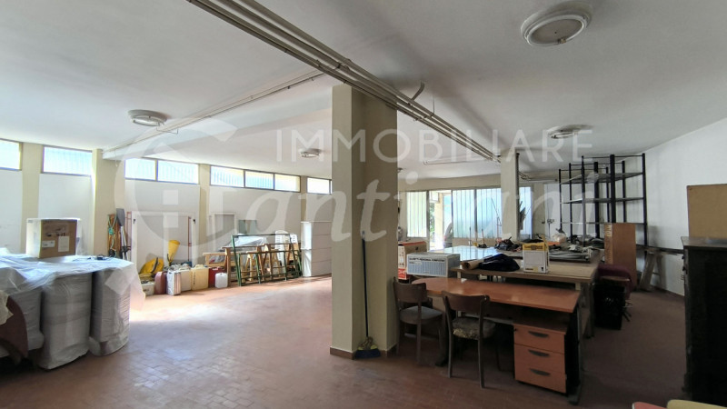 Immagine 42 di Villa in vendita  in Via dei Cappuccini a Firenze