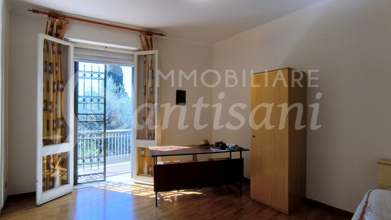 Immagine 49 di Villa in vendita  in Via dei Cappuccini a Firenze