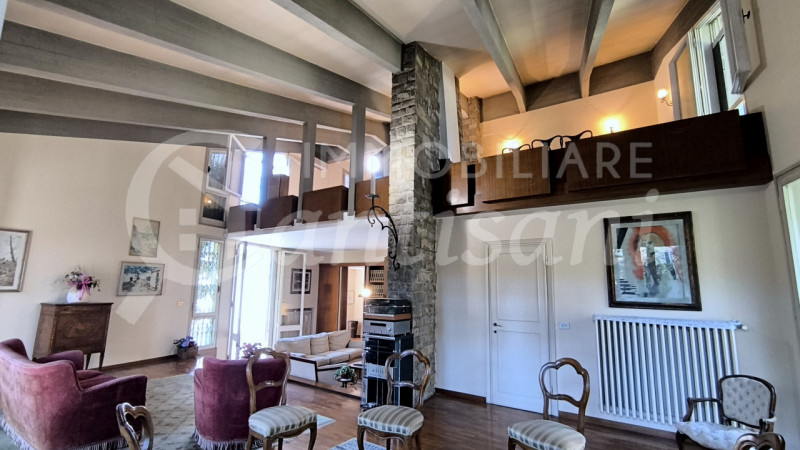 Immagine 51 di Villa in vendita  in Via dei Cappuccini a Firenze