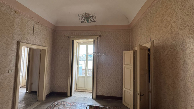 Immagine 15 di Casa indipendente in vendita  a Modica