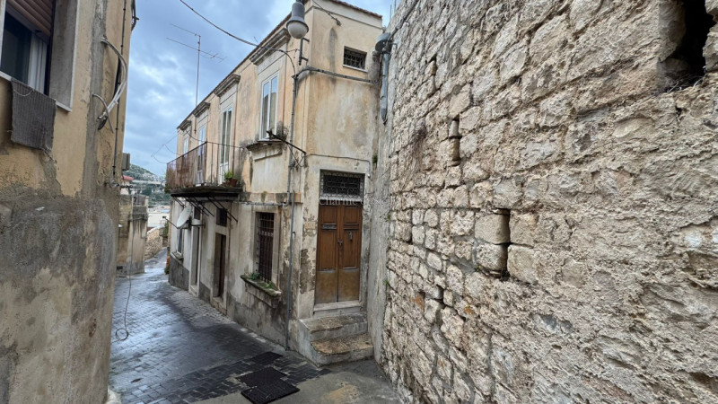 Immagine 24 di Casa indipendente in vendita  a Modica
