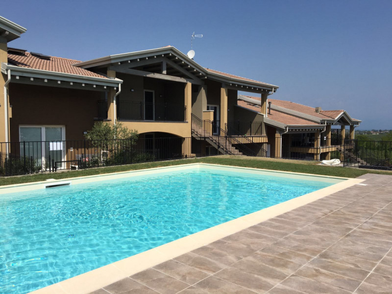 Immagine 2 di Appartamento in vendita  in Via Boschetti a Peschiera Del Garda