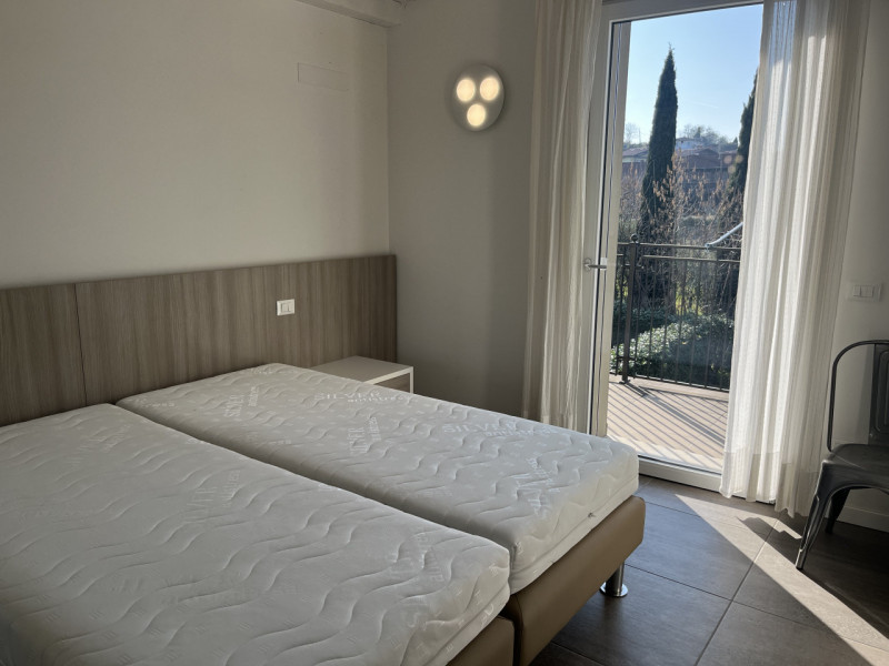 Immagine 7 di Appartamento in vendita  in Via Boschetti a Peschiera Del Garda
