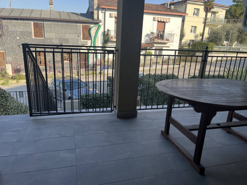 Immagine 15 di Appartamento in vendita  in Via Boschetti a Peschiera Del Garda