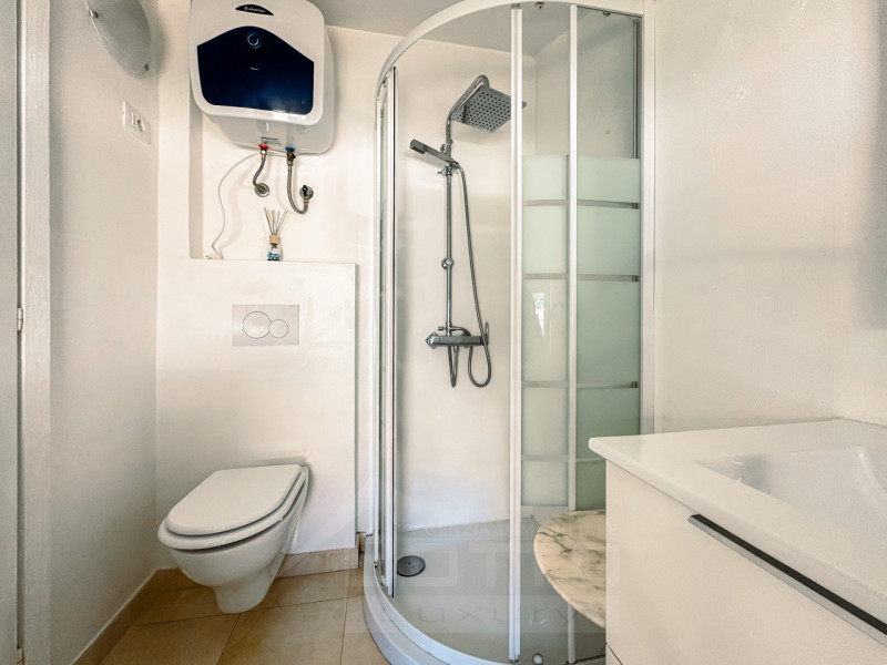 Immagine 19 di Appartamento in vendita  in via per colazza 70 a Pisano