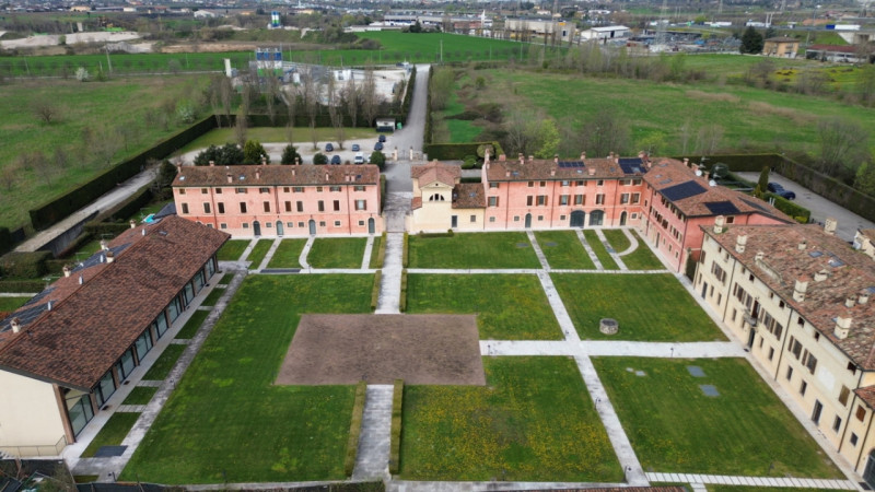 Immagine 1 di Attico in vendita  a Castel D'azzano