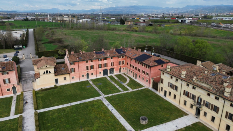 Immagine 3 di Attico in vendita  a Castel D'azzano