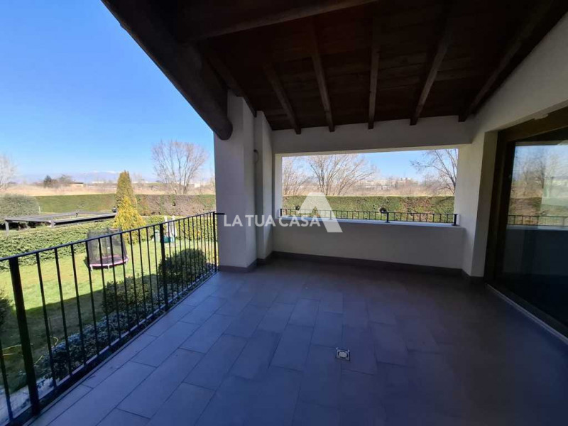 Immagine 30 di Attico in vendita  a Castel D'azzano