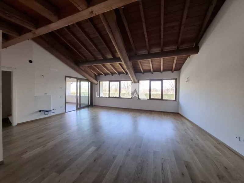 Immagine 45 di Attico in vendita  a Castel D'azzano