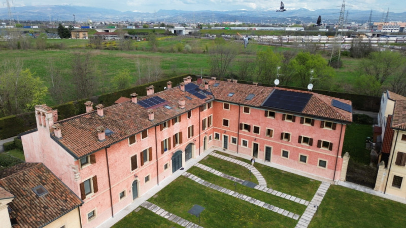 Immagine 53 di Attico in vendita  a Castel D'azzano