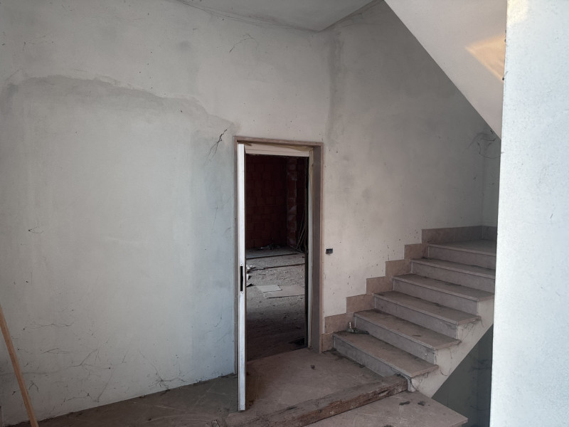 Immagine 5 di Capannone industriale in vendita  in Via Colomba Snc a Colognola Ai Colli