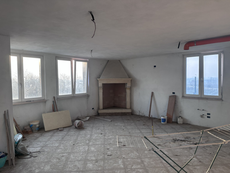 Immagine 36 di Capannone industriale in vendita  in Via Colomba Snc a Colognola Ai Colli