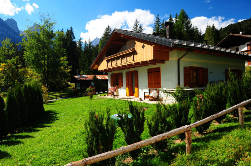Immagine 4 di Villa in vendita  in Via Valle Ansiei,sn a Auronzo Di Cadore