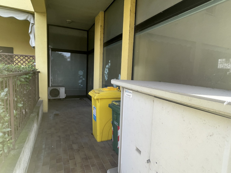 Immagine 2 di Laboratorio in vendita  in Via Leonardo da Vinci a Altavilla Vicentina