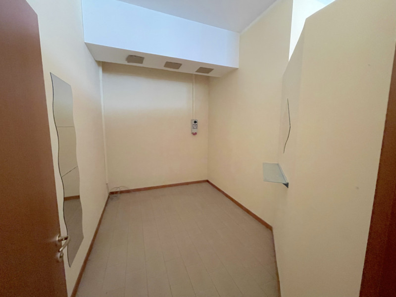 Immagine 7 di Laboratorio in vendita  in Via Leonardo da Vinci a Altavilla Vicentina