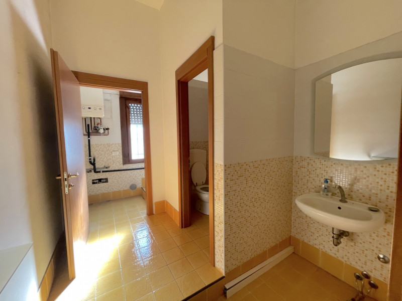 Immagine 9 di Laboratorio in vendita  in Via Leonardo da Vinci a Altavilla Vicentina