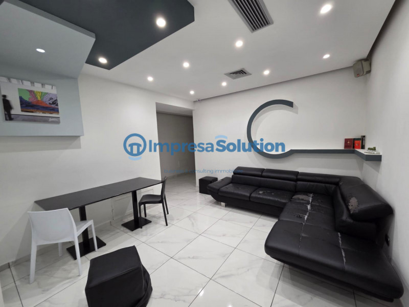 Immagine 8 di Bed & Breakfast in vendita  in Piazza Mercato a Napoli