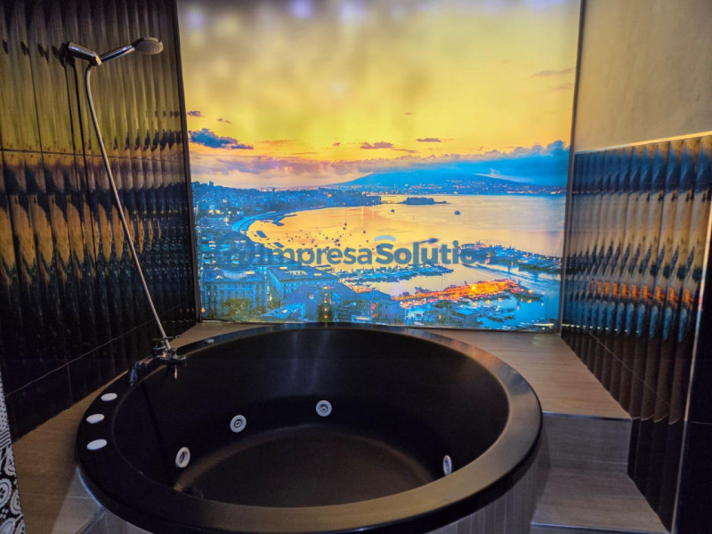 Immagine 11 di Bed & Breakfast in vendita  in Piazza Mercato a Napoli