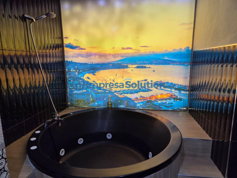 Immagine 12 di Bed & Breakfast in vendita  in Piazza Mercato a Napoli