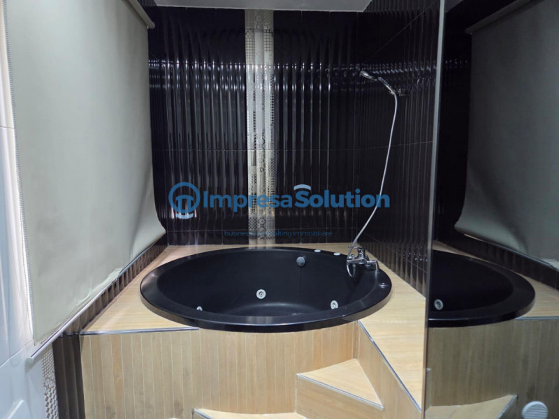 Immagine 15 di Bed & Breakfast in vendita  in Piazza Mercato a Napoli