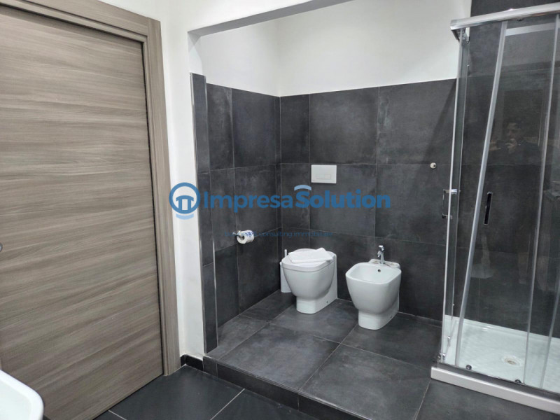 Immagine 33 di Bed & Breakfast in vendita  in Piazza Mercato a Napoli