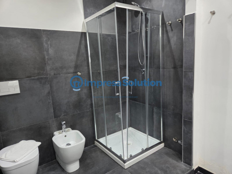 Immagine 34 di Bed & Breakfast in vendita  in Piazza Mercato a Napoli