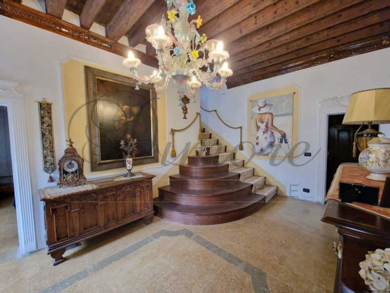 Immagine 4 di Villa in vendita  in via desman a Santa Maria Di Sala