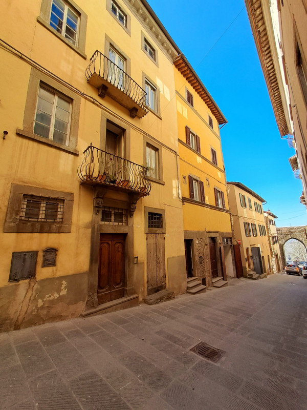 Immagine 1 di Villetta a schiera in vendita  in Via Roma a Cortona