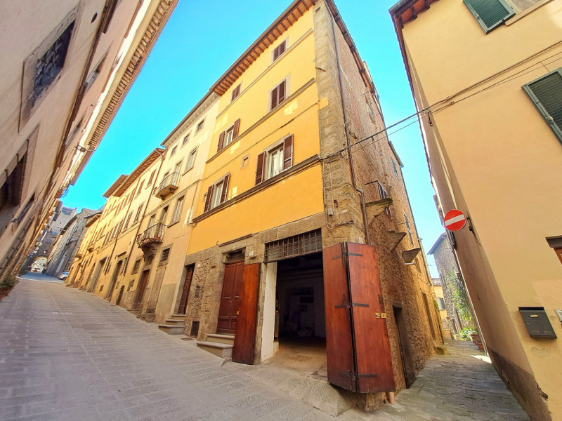 Immagine 2 di Villetta a schiera in vendita  in Via Roma a Cortona