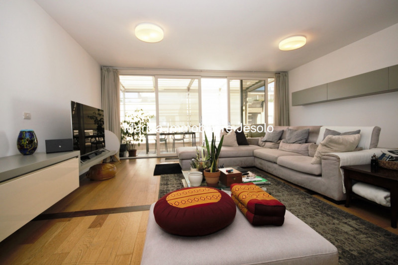 Immagine 2 di Attico in vendita  in via firenze a Jesolo