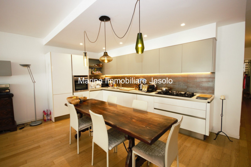 Immagine 4 di Attico in vendita  in via firenze a Jesolo