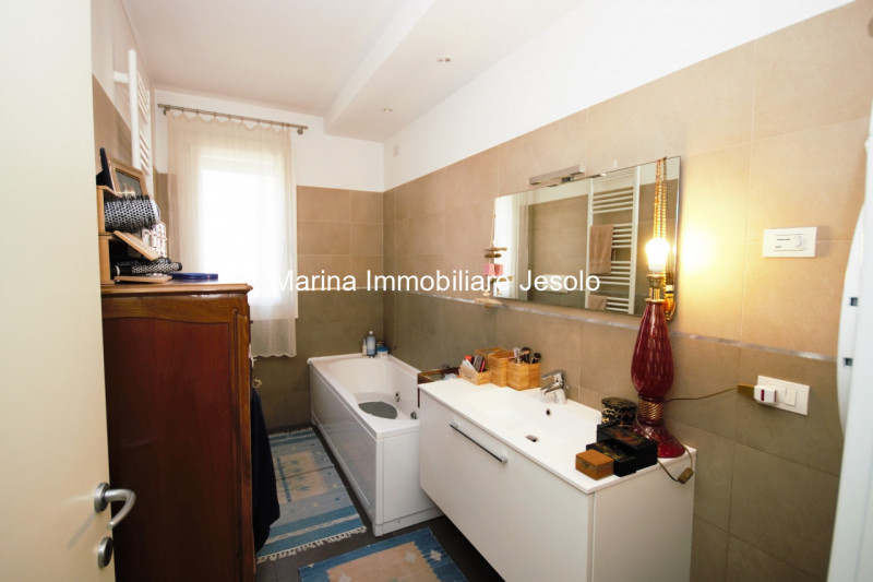 Immagine 13 di Attico in vendita  in via firenze a Jesolo