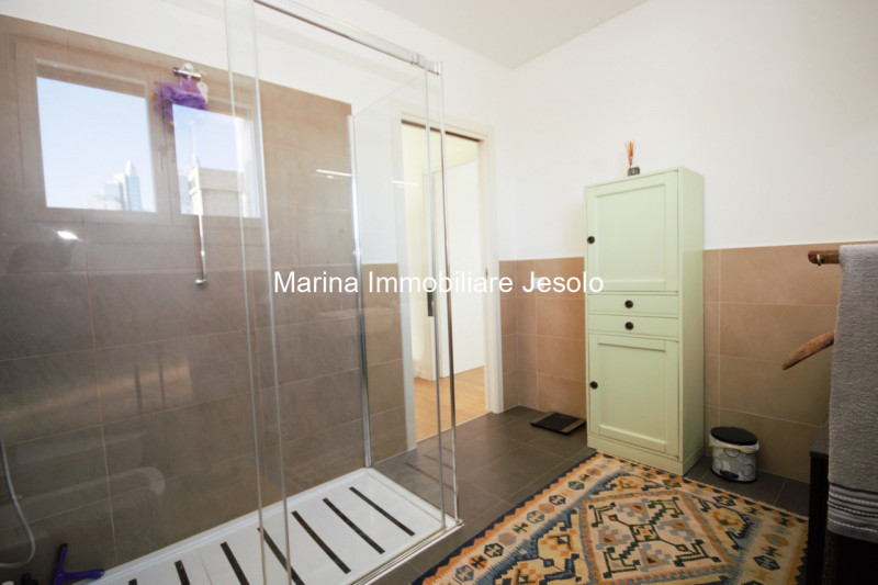 Immagine 14 di Attico in vendita  in via firenze a Jesolo