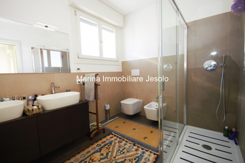 Immagine 15 di Attico in vendita  in via firenze a Jesolo