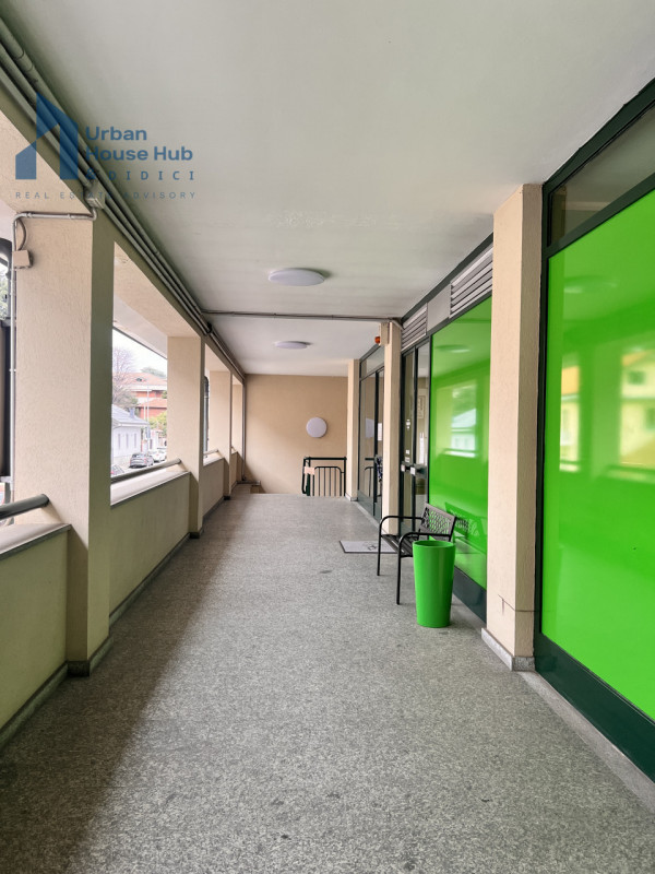 Immagine 3 di Negozio in affitto  in Viale Colli 23 a Rivoli