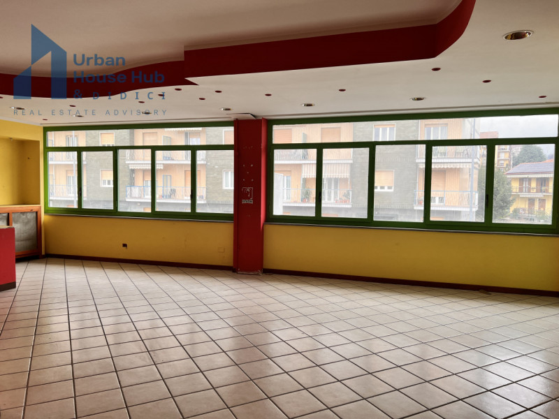 Immagine 7 di Negozio in affitto  in Viale Colli 23 a Rivoli