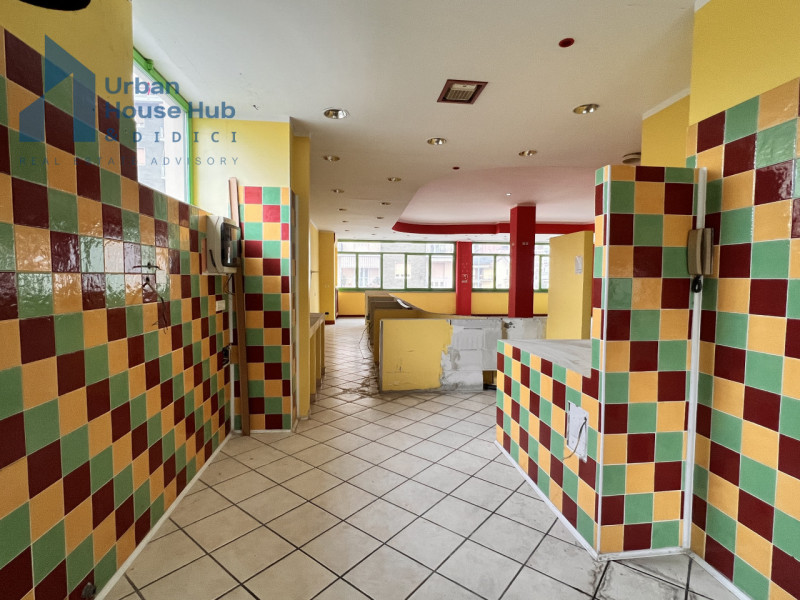 Immagine 14 di Negozio in affitto  in Viale Colli 23 a Rivoli