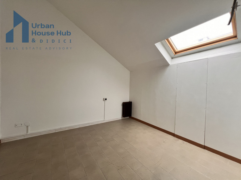 Immagine 20 di Negozio in affitto  in Viale Colli 23 a Rivoli